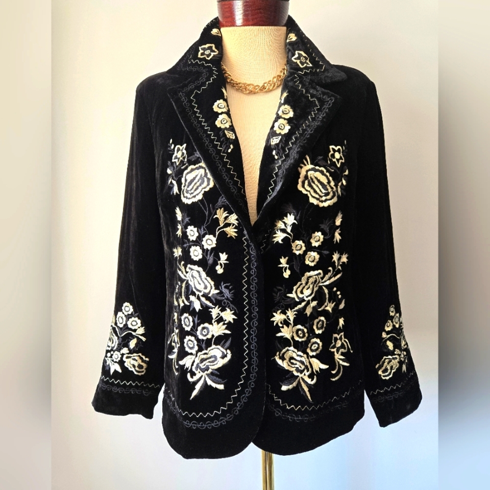 SAGAIE PARIS Silk Blend Gold Floral Embroidered Black Velvet Jacket. Medium